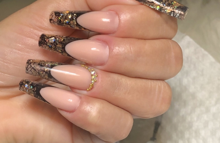 Unhas francesa reversa bailarina
